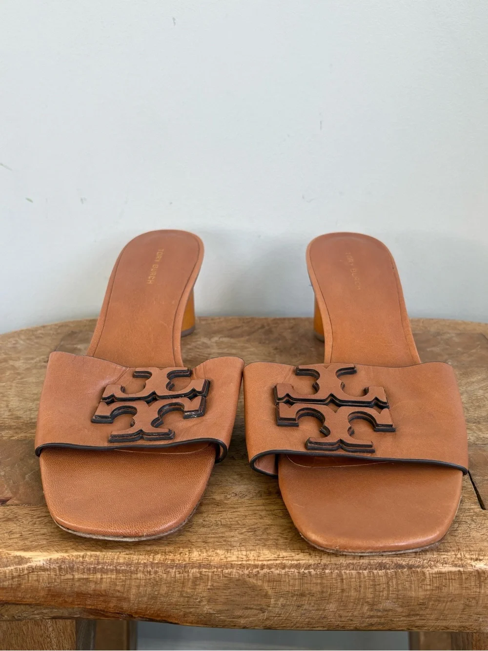 Tory Burch Ines Mule Sandals Tan Leather Logo Block Heel Size 8M
